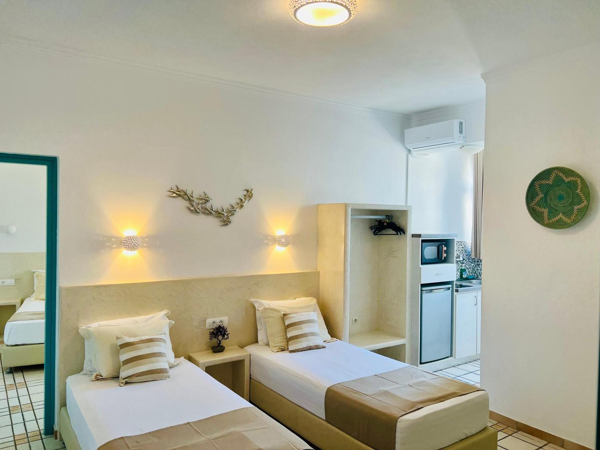 Arapiou Apartments Perivolos  Quarto foto
